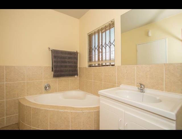 3 BEDROOM APARTMENT FOR SALE IN BROADACRES